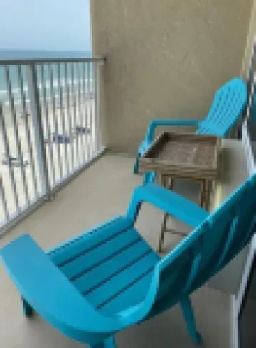 Cute Studio!  Remodeled!  Direct Ocean Front! Pirates Cove 6th Floor