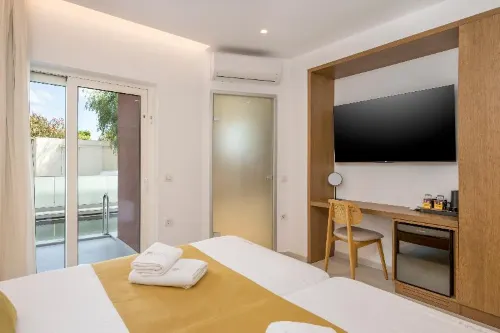 Tarra Apartments
