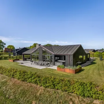 "Goesta" - 250m from the sea