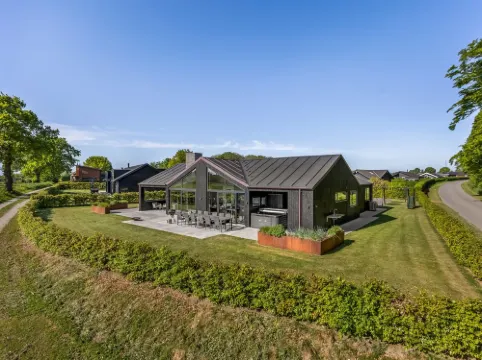 "Goesta" - 250m from the sea