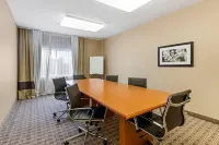 Comfort Inn & Suites East Moline Near I-80