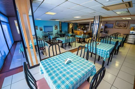 San Remo Hotel Отели рядом с Аэропорт Ларнака