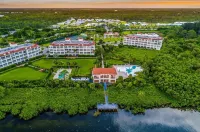 A LUXURY RESORT STYLE CONDO - THE POSSIBILITIES ARE AS ENDLESS AS THE SUNSHINE