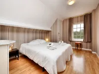 Durbuy Luxe Villa with Pool - 2-Star