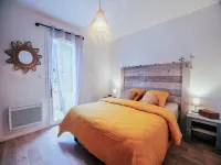 Chic Retreat by the Dunes Hotel di Carcans
