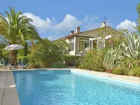 Villa in Fayence with Provençal Charm - Pools