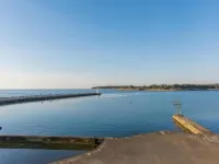 Villa in Novigrad with Private Pool and Beach - 3-Star
