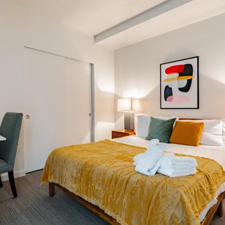 1BR | Gym, Lounge, Rooftop | Bellevue | Sophari C