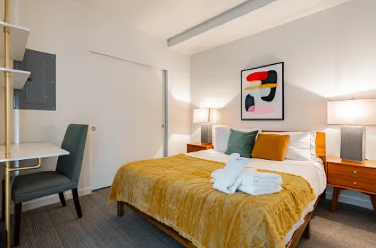 1BR | Gym, Lounge, Rooftop | Bellevue | Sophari C