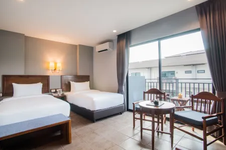 Carunda Hotel Pattaya Отели рядом с достопримечательностью «Mimosa The City of Love»