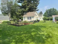Romantic Cottage+Boating with Dock, + Atv Trails + Fishing+ .5 Mile to Downtown! Hotels in Chetek