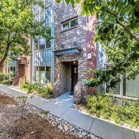 Post-Worthy Rooftop Views / Super Walkable LoHi Area / Modern 3b3b