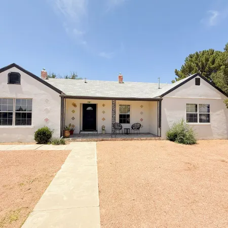 Ocotillo House: Centrally Located 3Bed/3Bath Home