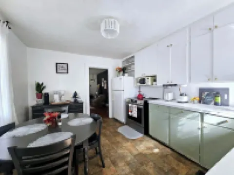 Refreshing home with WiFi, AC, fireplace in marvelous Heart of Yadkin Valley