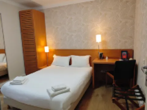 Hôtel Restaurant l'Hirondelle Hotels in Dunkerque