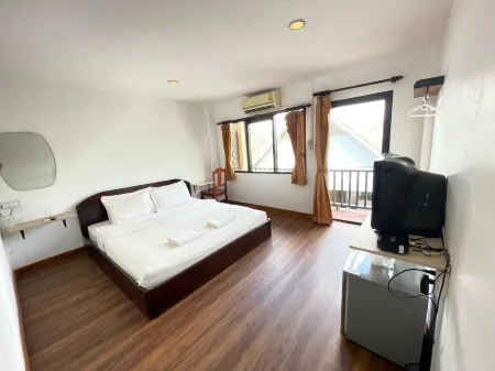 Riverside Houayxay Hotel Отели в г. Хоуисей