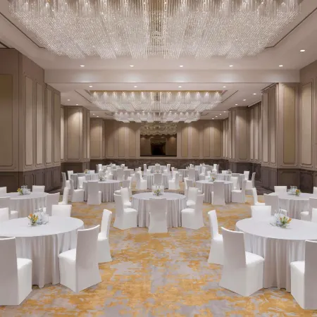 Novotel Kolkata - Hotel & Residences
