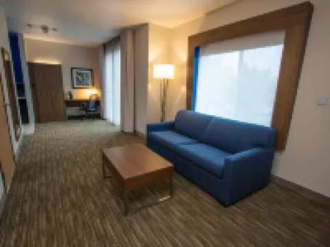 Holiday Inn Express & Suites ROSEVILLE - GALLERIA AREA by IHG Hotels in Placer County