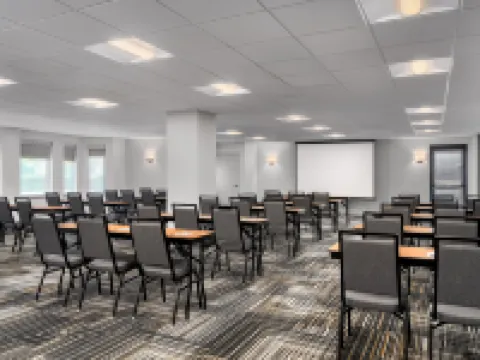 โฮมวูดสวีทส์ บายฮิลตัน นิวทาวน์ - แลงฮอร์น PA โรงแรมในBucks County