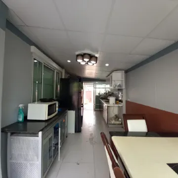 Spacious Entire House with shared Fitness Room and Shared Indoor Pool in club