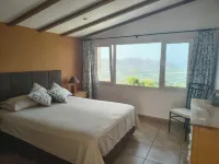 Casita Leon - Peaceful Villa Retreat with Private Pool & Panoramic Views.