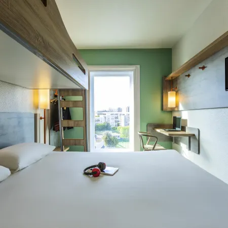 Ibis Budget Paris Porte d'Italie Ouest Отели рядом с достопримечательностью «Валь-де-Сен»
