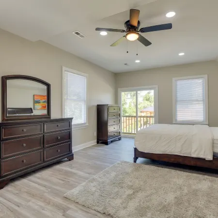 5 Mi to Inner Harbor Expansive Family Getaway