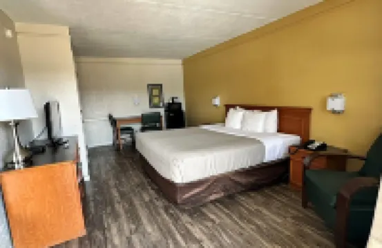Baymont by Wyndham Nacogdoches Near University