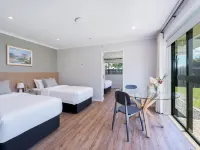 Albany Oak Motel Hotels near QBE Stadium Function Centre