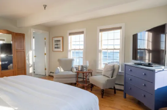 The Beach House Inn Отели в г. 