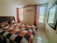 Ginger House. Charming 3-bedroom townhome, fast WiFi, A/C in enchanting Rincón