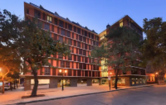 Novapark Hotels near La Moneda Cultural Center