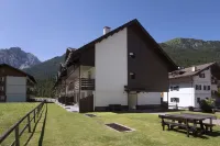 Residence Contrin Hotels in Canazei