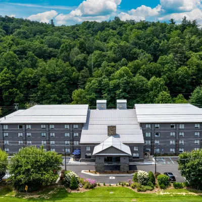Graystone Lodge, Ascend Hotel Collection Hotels near Appalachian Ski Mtn.