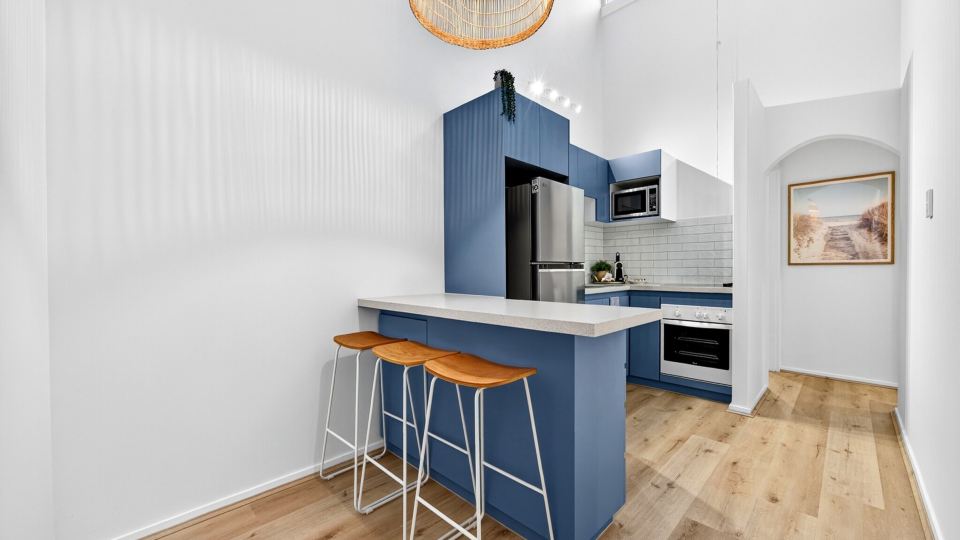Bright 2-Bed Unit Near Scarborough Beach
