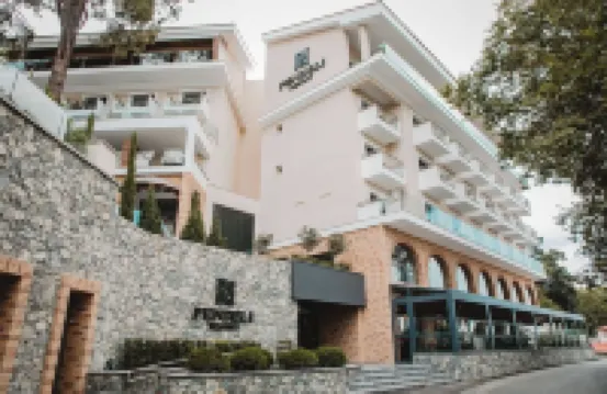 Pendeli Resort Hotel a 