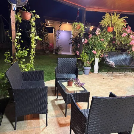 Cozy Apartment 8 Minutes From Downtown David - Private Entrance & Garden