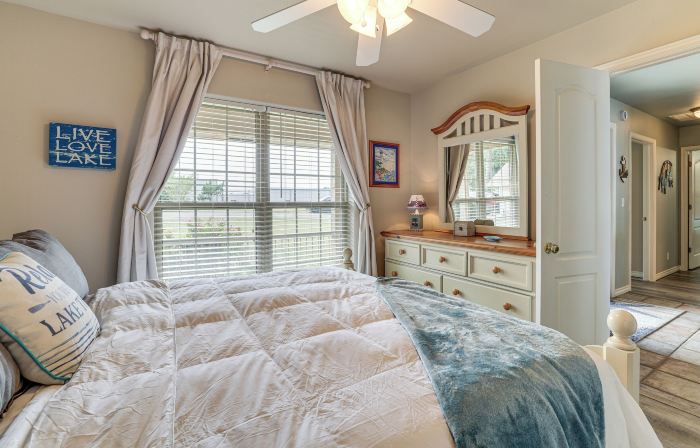 Bring Your Boat! Lakefront Home w/ Dock in Grove