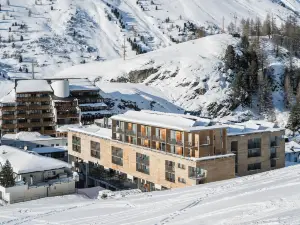 The Crystal Vaya Unique