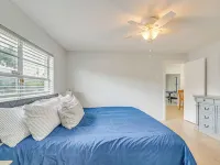 5 Mi to Weeki Wachee! Home w/ Lanai & Air Hockey Hotels in Spring Hill