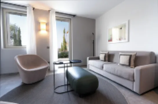 나티아 릴레이스 - 어른 전용