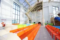Country Cascades Waterpark Resort - Pools