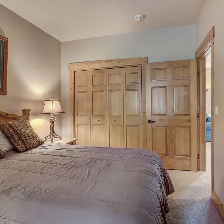 8757 Trappers Crossing 1 Bedroom Townhouse by RedAwning
