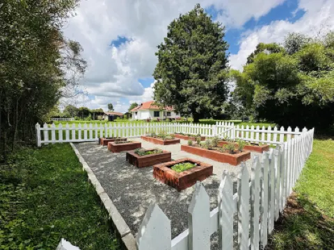 Farmhouse Retreat on 85-acre tea Estate - 2331 Hotels in 