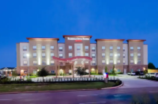Fairfield Inn & Suites Houston North/Spring 鄰近The Woodlands Farmers Market的酒店