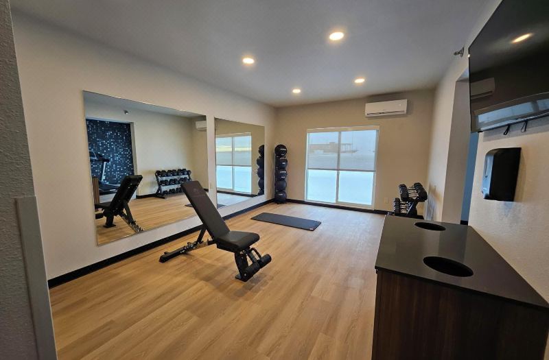 La Quinta Inn & Suites by Wyndham Minot photo 3