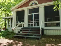 Island Cottage on Evans Lake Boat Rental Required Hôtels à : Comte de Lenawee