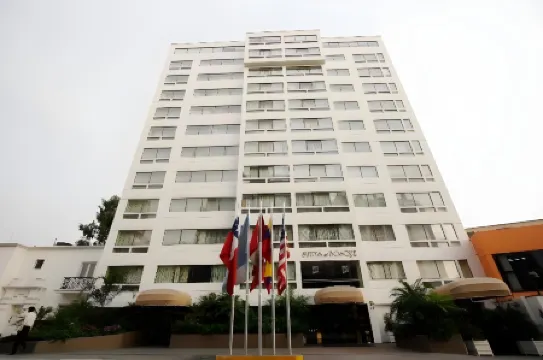 Suites del Bosque Hotel