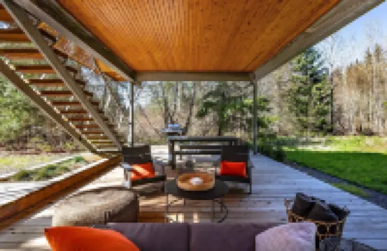 Neal Creek 2 Bedroom Home by Redawning