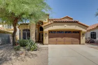 Heated Pool & Lake Views: Goodyear Getaway - Balcony